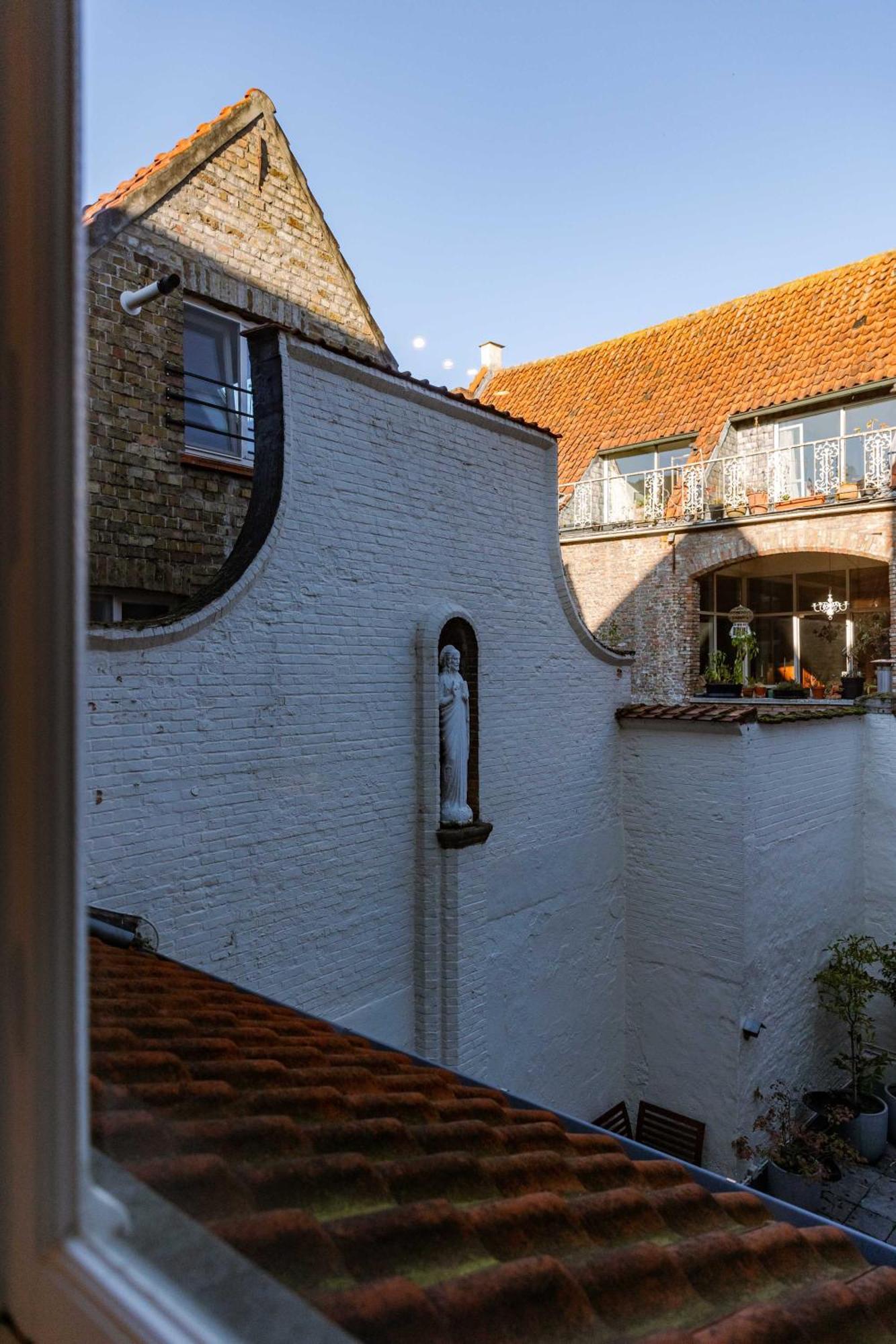 Huswell - Genthof - 2 Bruges